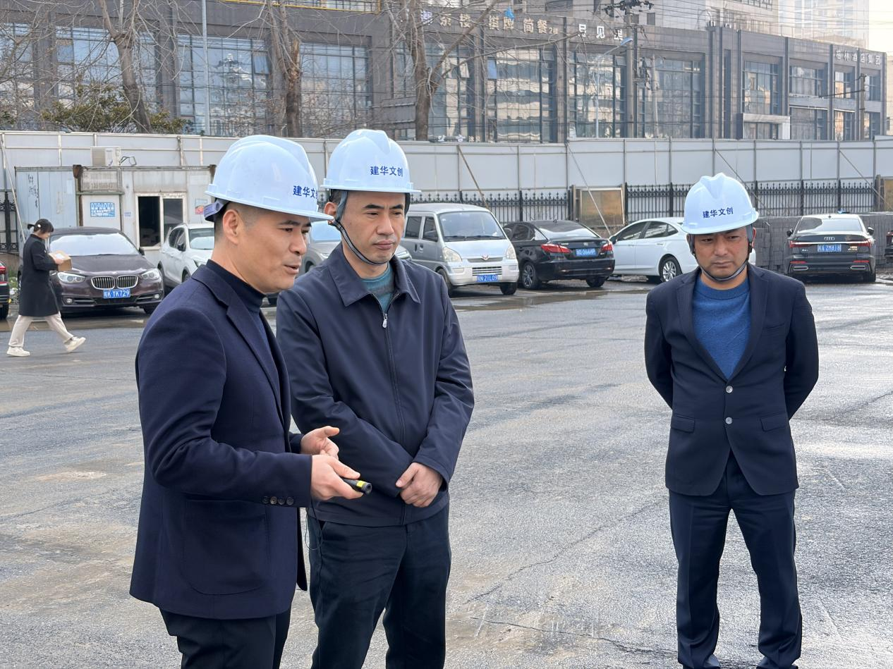 岳阳市住建局张晓冬副局长 调研355潮水创意社区