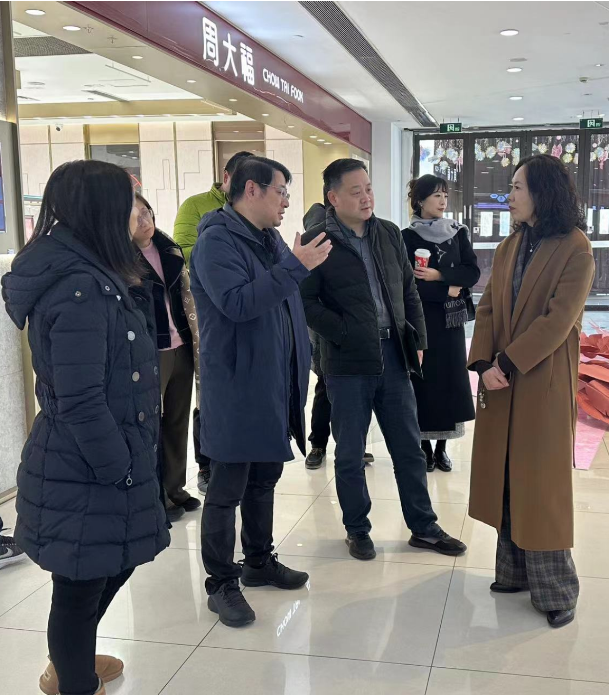 市当局办公厅周振华等辅导一行莅临水晶城调研