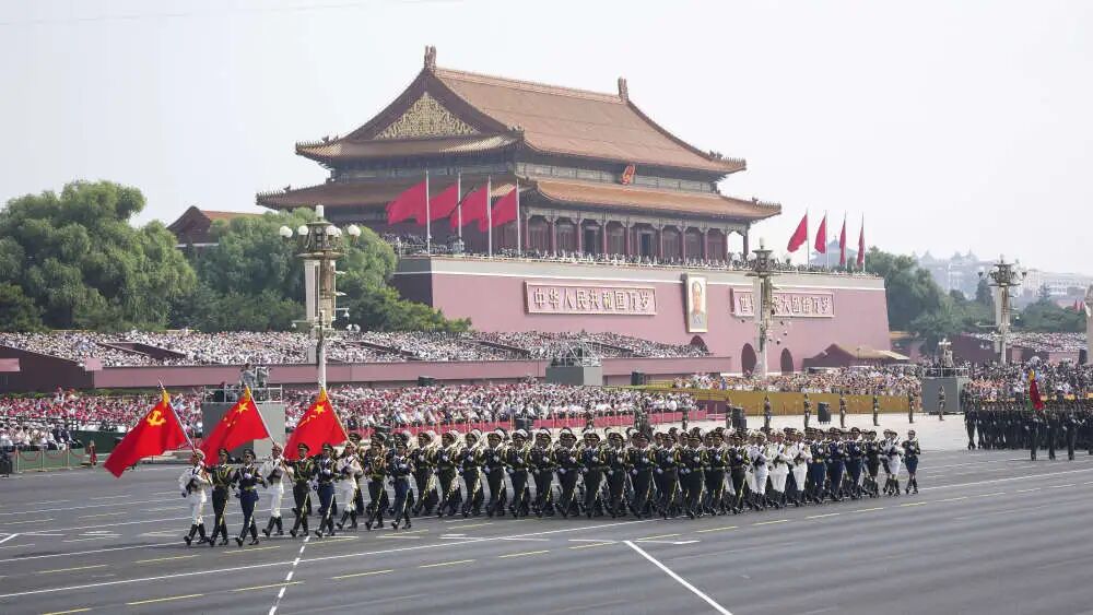 观阅兵盛况，聚奋进力量——mg冰球突破律威民商事排解中心进行九三阅兵典礼旁观活动