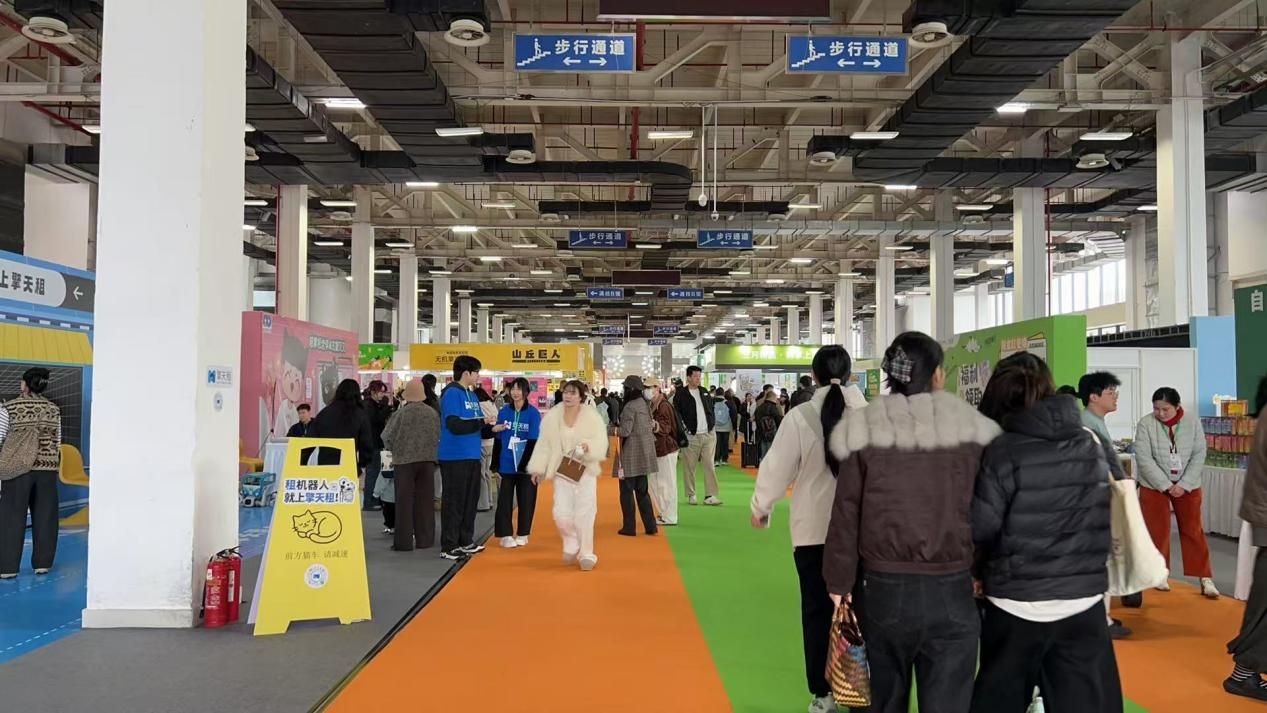 钱江商城&水晶城结合贸易中心治理委员会招商部派员参观2026荆门宠物潮水创新展览会