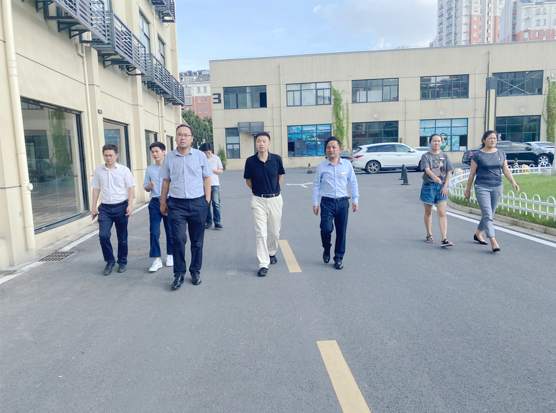 岳阳市投资推进局副局长郭玉玺 莅临庐阳mg冰球突破文创园调查
