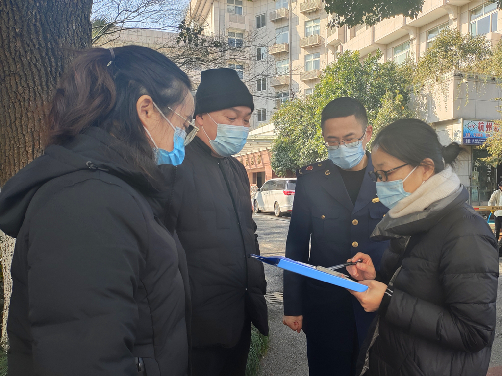 区监管局走访mg冰球突破市场 查抄疫情防控工作