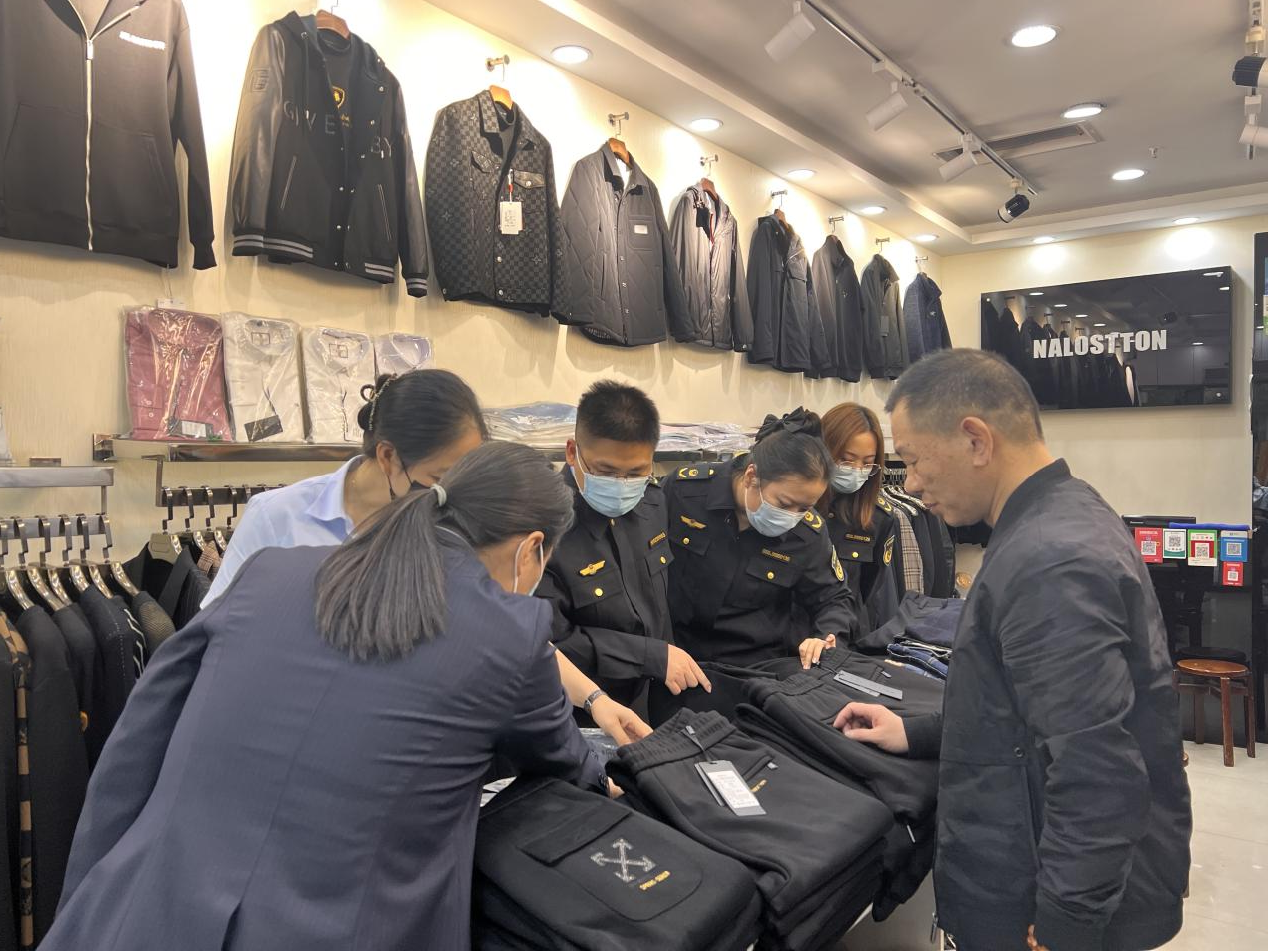 拱墅区市场监督治理局走访钱江商城发展 知识产权；ぷㄏ畈槌卸