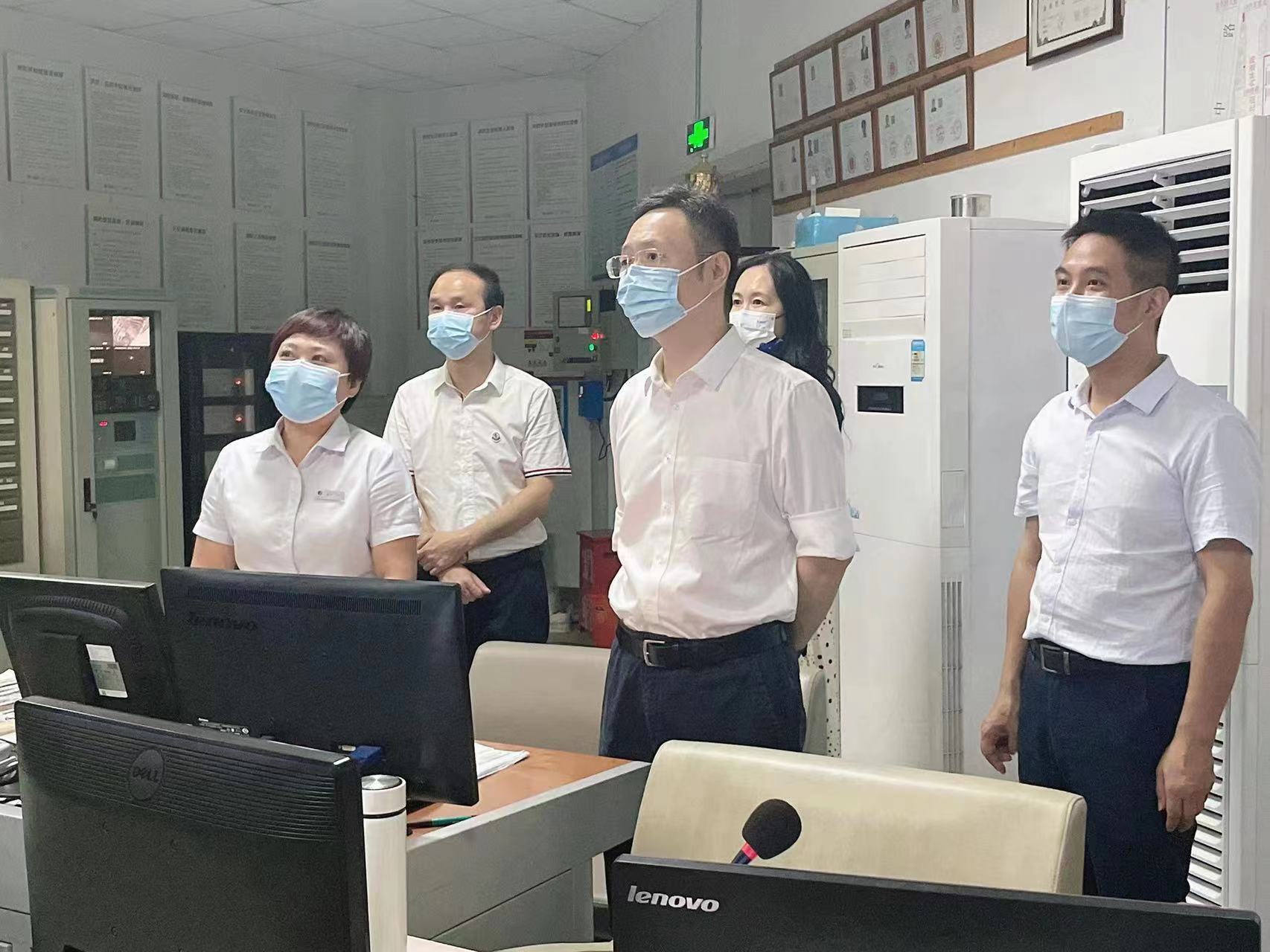 拱墅区副区长王涛莅临水晶城查抄节前消防安全