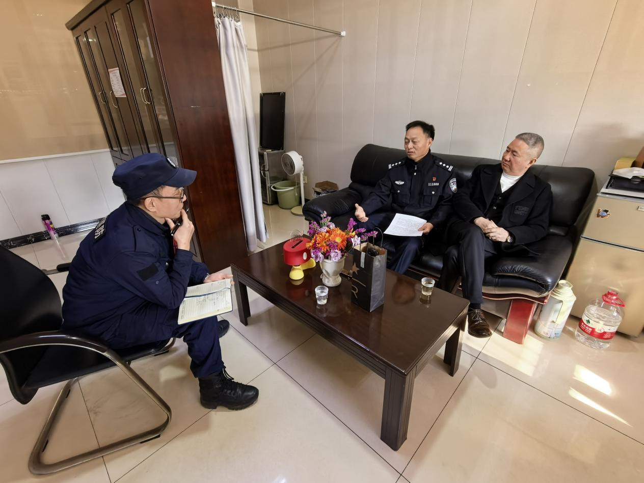 钱江商城两全推动2026年警务安保工作 多方联动筑牢坚实安全防线。