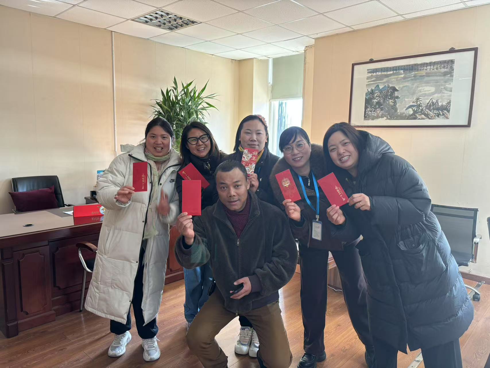 mg冰球突破市场开门大吉 财路滔滔新启程