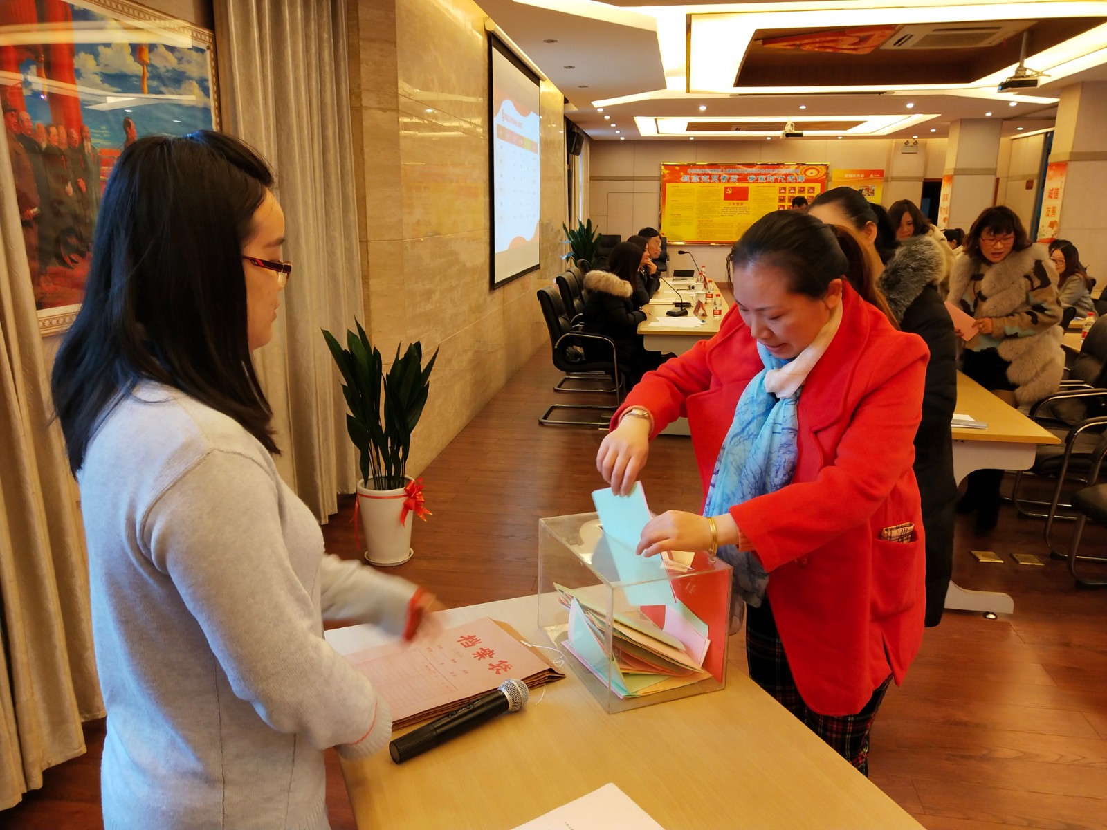 mg冰球突破市场选举产生第四届工会委员会 (2).jpg mg冰球突破市场选举产生第四届工会委员会 (2).jpg
